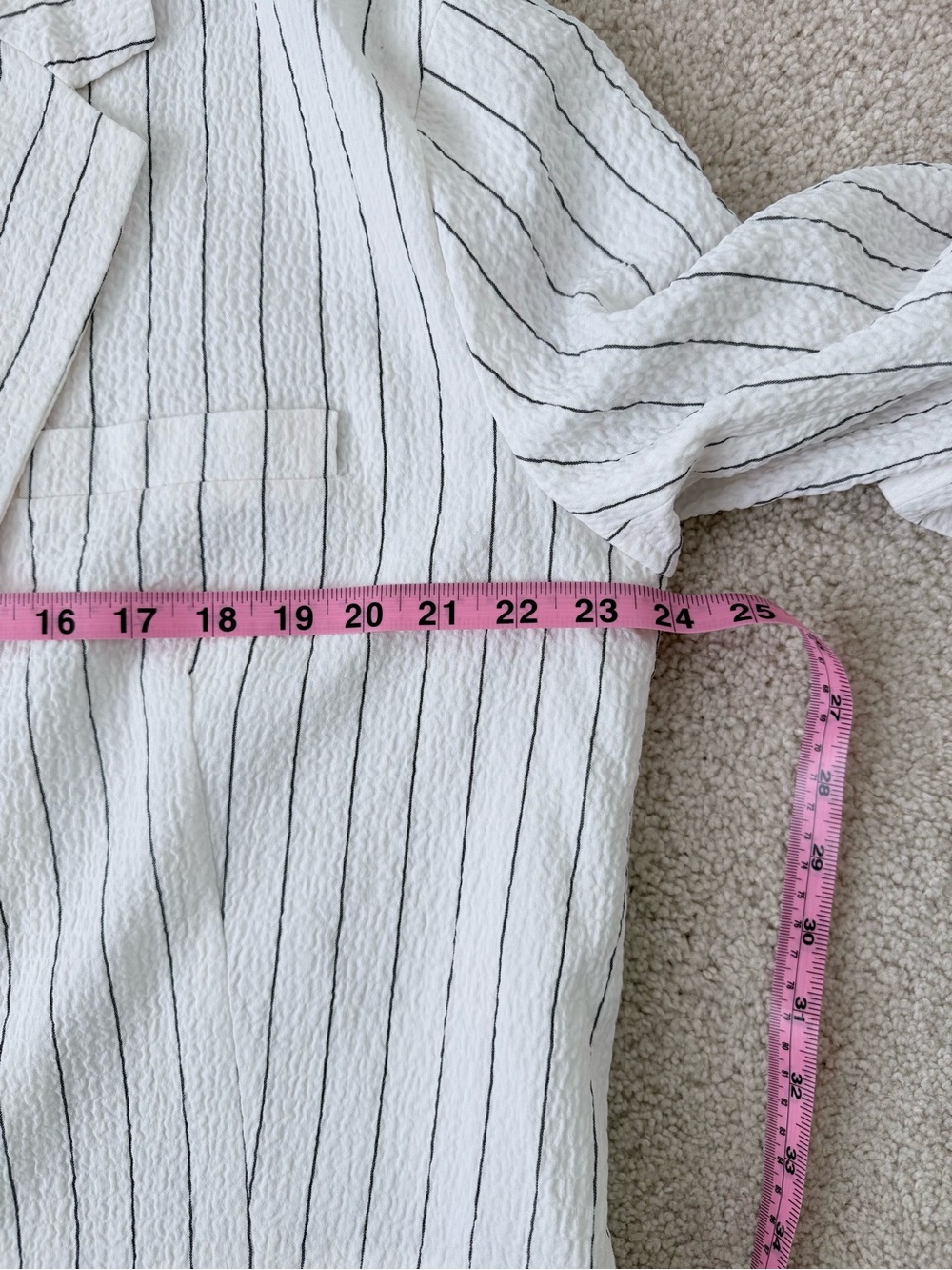 H&M White Blazer with Black Pinstripes - Picture 4 of 7
